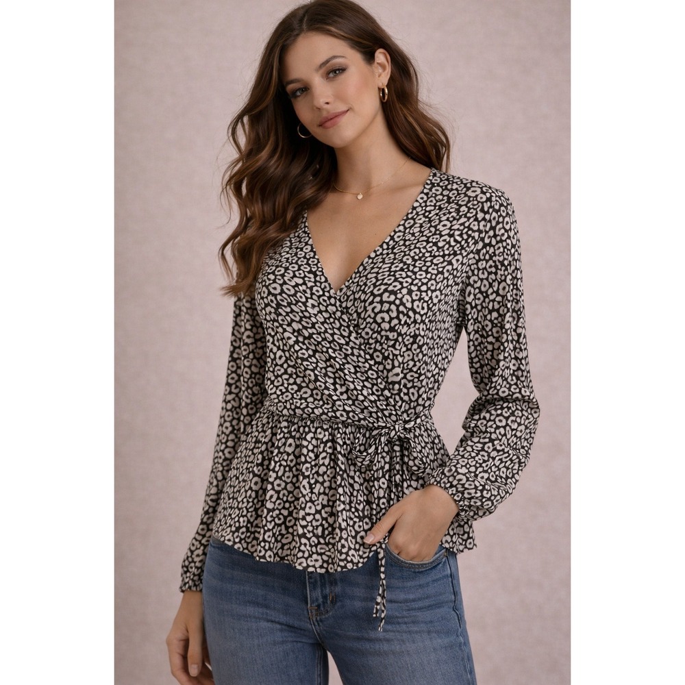 Old Navy Wrap Style Top Leopard Print‎ Long Sleeve Tie Waist Blouse Size L